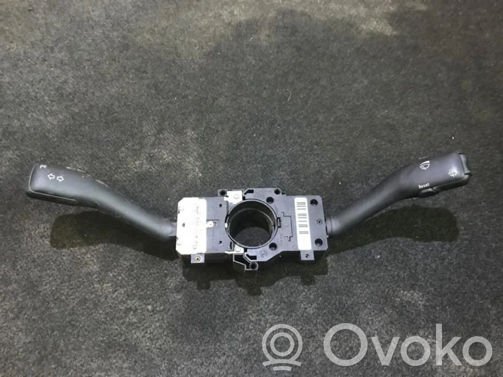Audi A6 S6 C5 4B Leva/interruttore dell’indicatore di direzione e tergicristallo