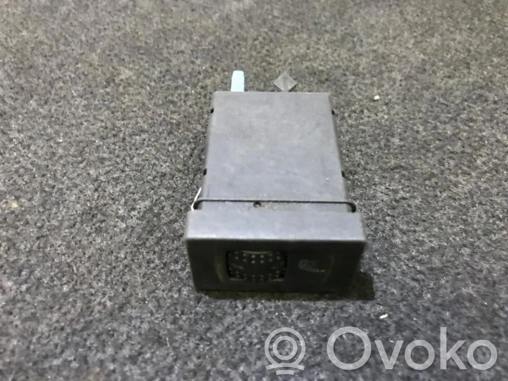 Volkswagen PASSAT B5 Interruttore riscaldamento sedile 