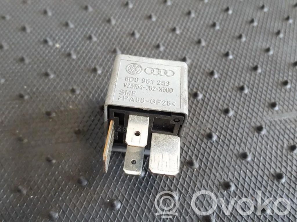 Autres relais   8D0951253,V23134J52X300,8D0951253,V23134J52X300,V23134J52X300