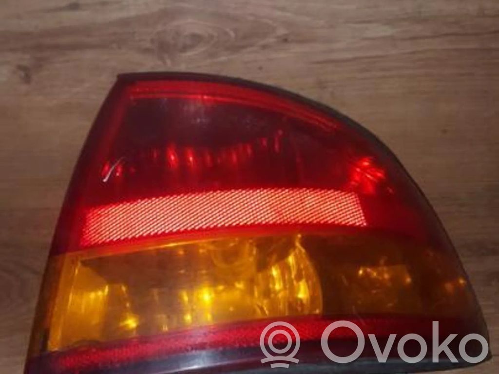 Lampa tylna