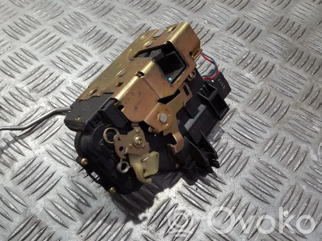 Audi A6 S6 C5 4B Serratura portiera anteriore