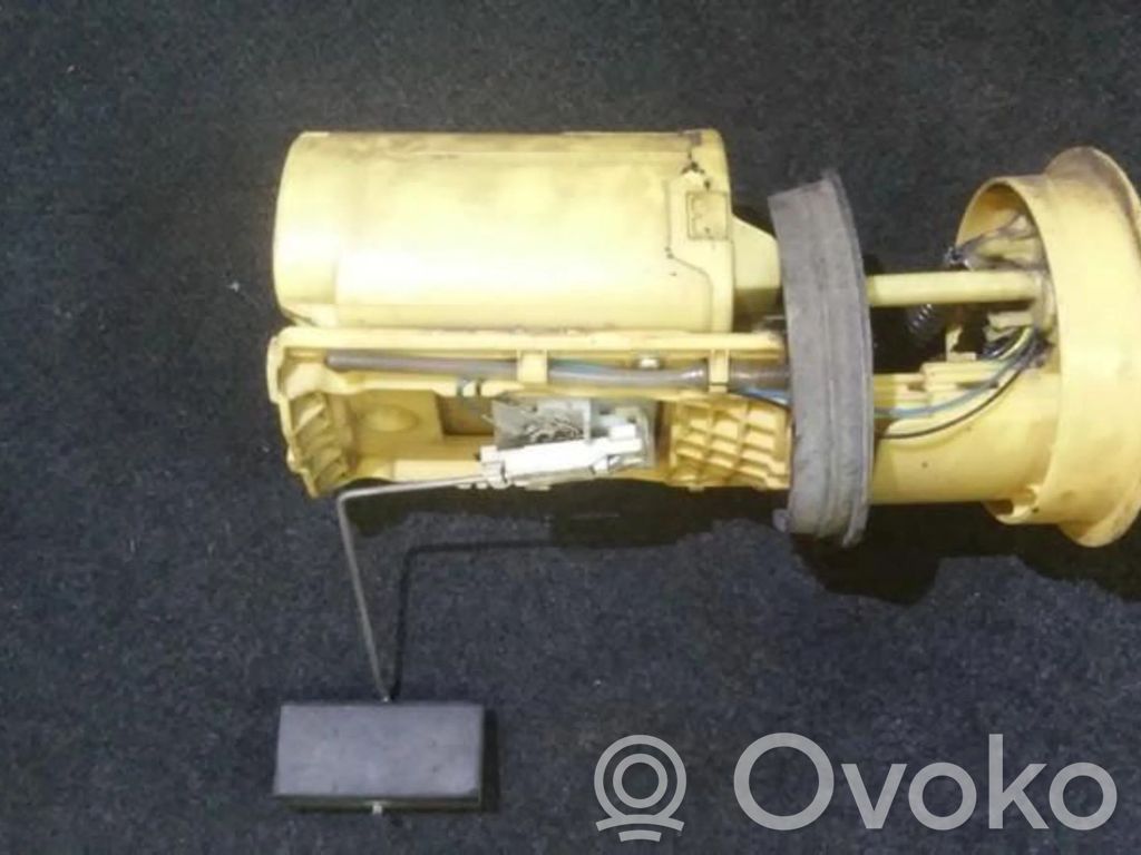 Volkswagen Touareg I Bomba interna de combustible 