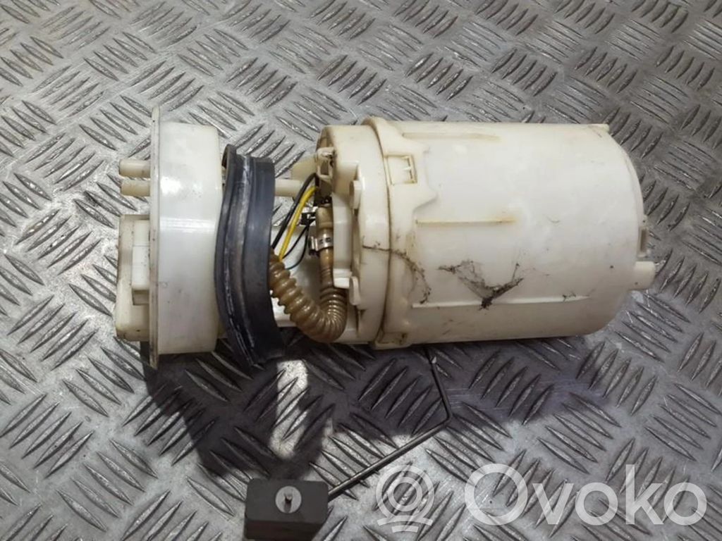 Volkswagen Polo Pompă combustibil în rezervor 