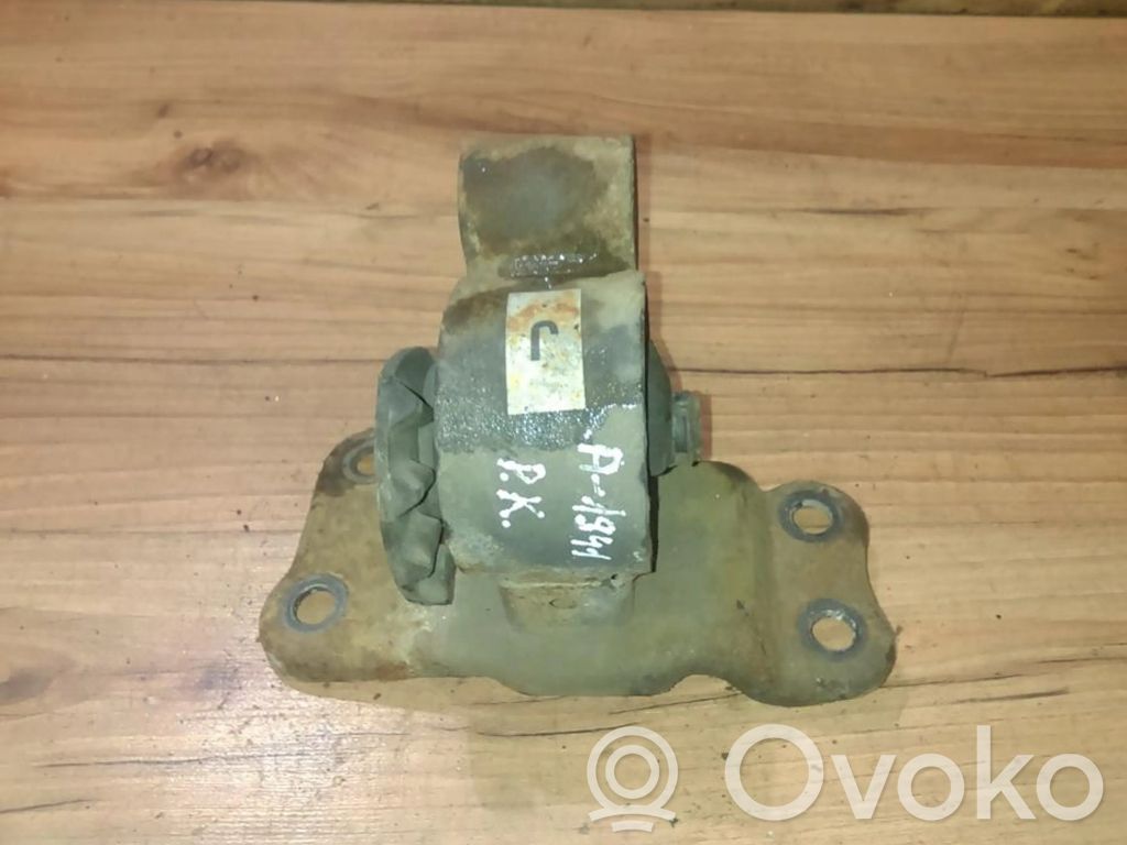 Engine mount bracket
