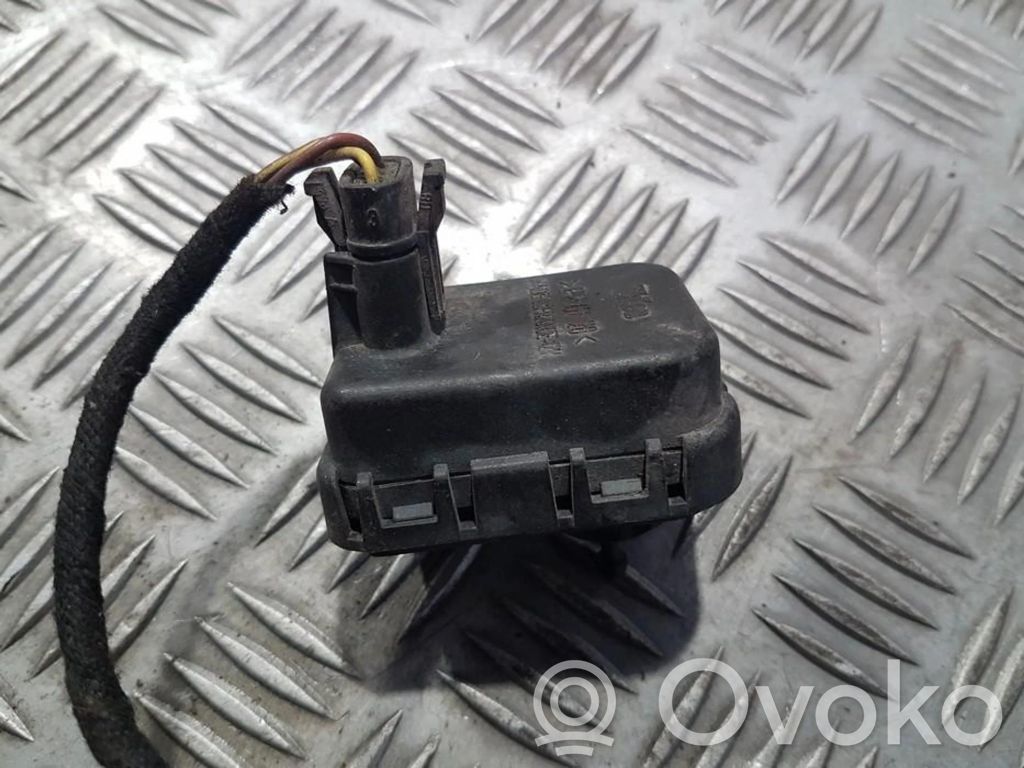 Opel Zafira A Moteur de réglage du niveau des phares 