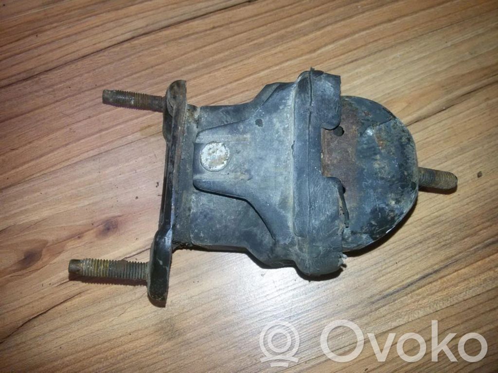 Chrysler 300M Engine mount bracket 