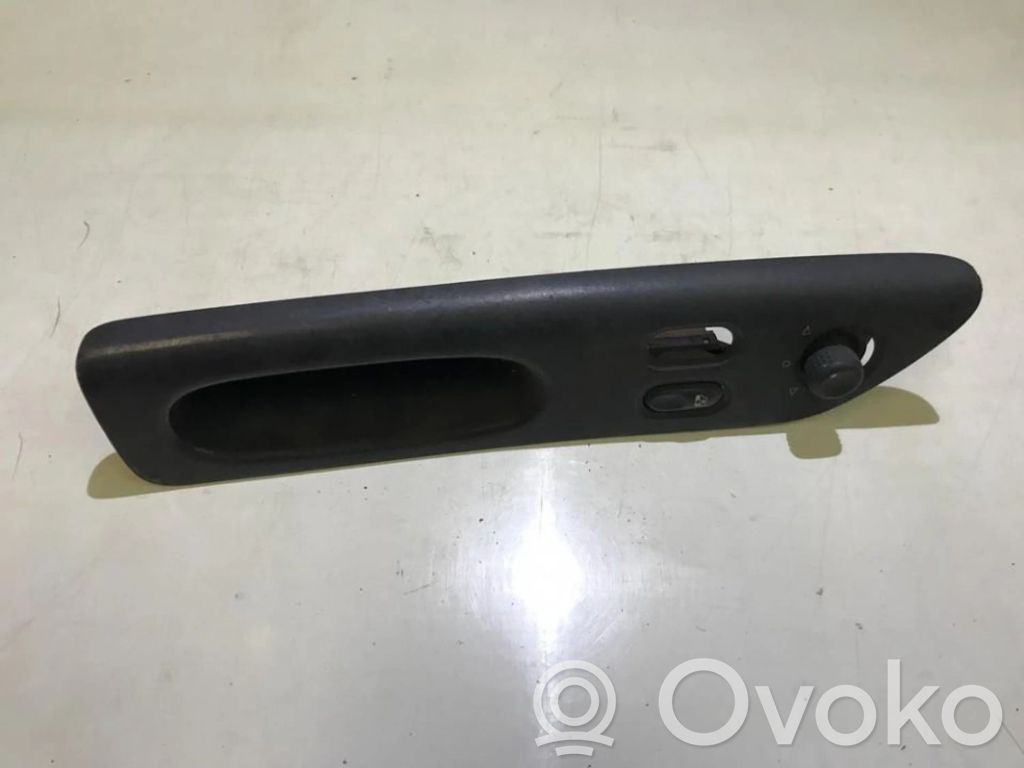 Electric window control switch   7701686911,03392084400,03392084400,7701686911