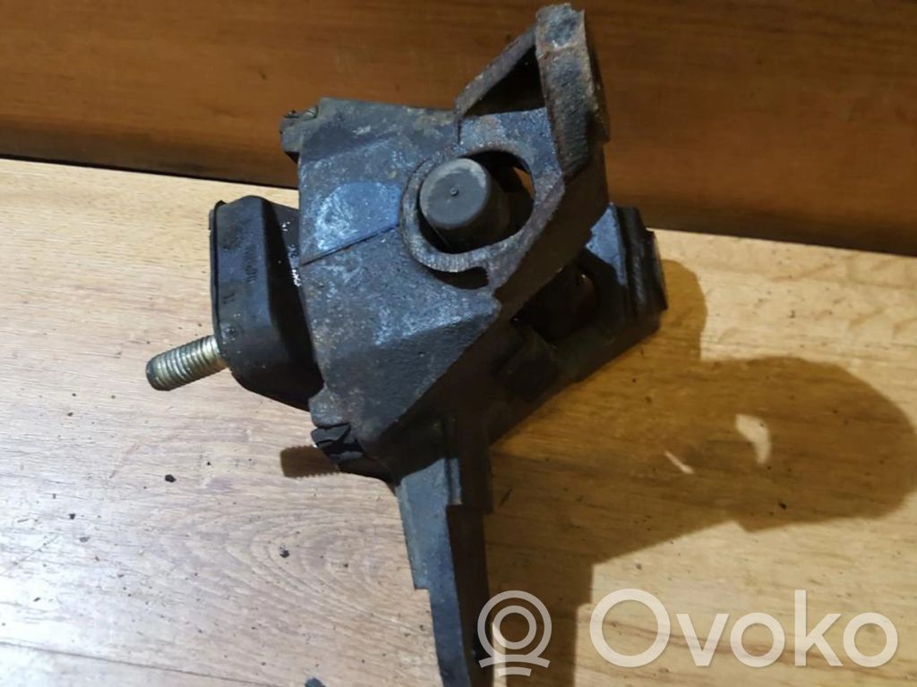 Ford Mondeo MK I Engine mount bracket 