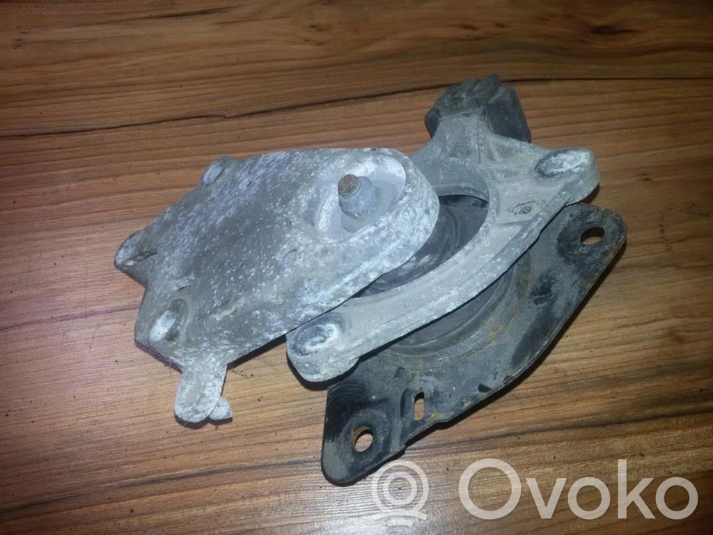 Renault Laguna I Engine mount bracket 