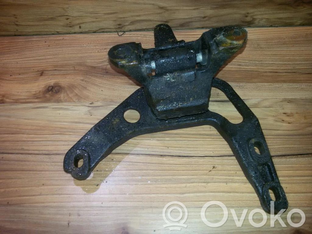 Ford Mondeo MK II Engine mount bracket 