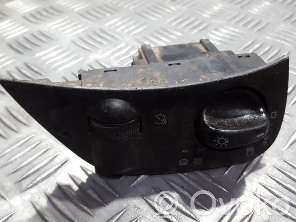 Seat Cordoba (6K) Interruptor de luz 