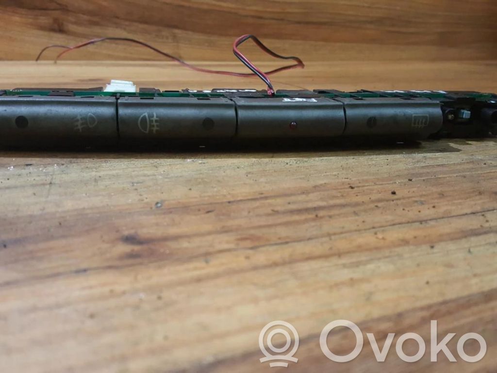 Windscreen/window heater switch