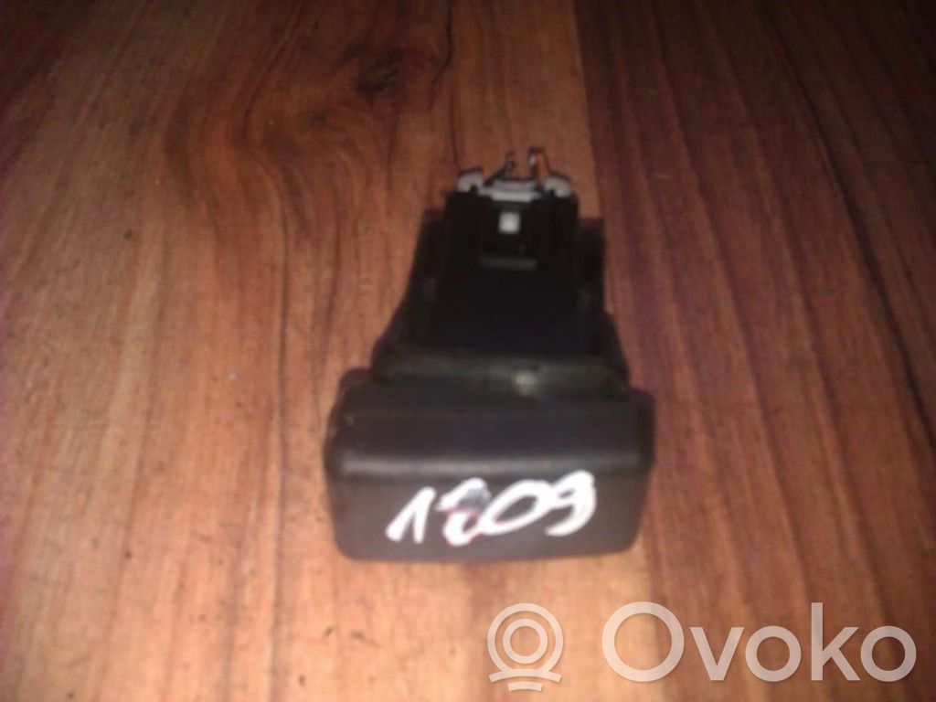 Mazda 3 I Hazard light switch 