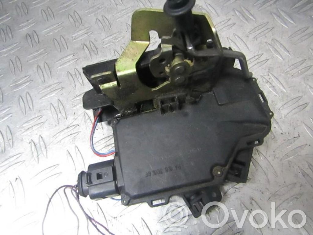 Cerradura de puerta trasera   4B0839016D,4B0839016D