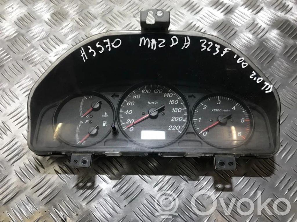 Mazda 323 F Speedometer (instrument cluster) 