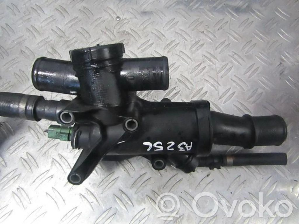 Ford Focus Tubo flessibile del liquido di raffreddamento del motore 
