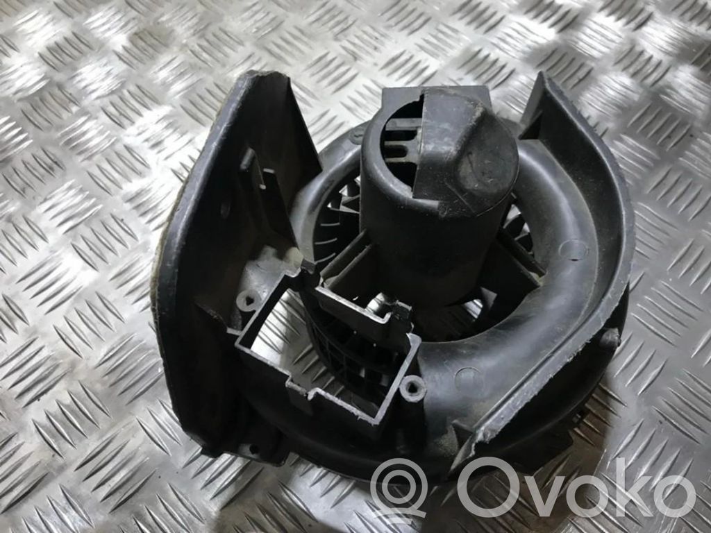 Renault Clio I Lämmittimen puhallin 