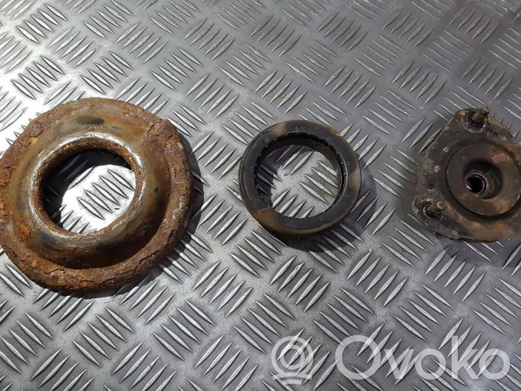 Coil spring mount