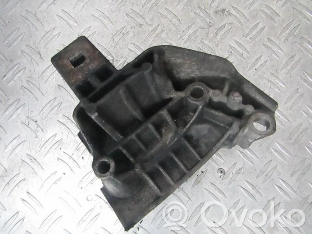 Renault Scenic I Engine mounting bracket 