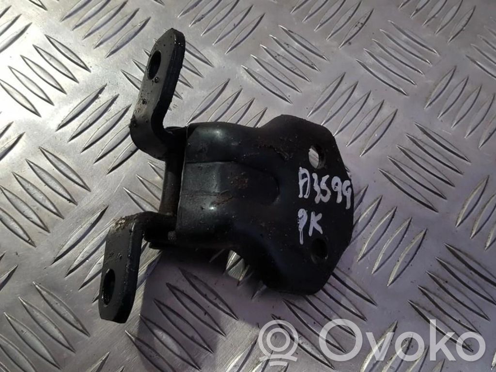Priekšpusē augšējā vira (eņģe)