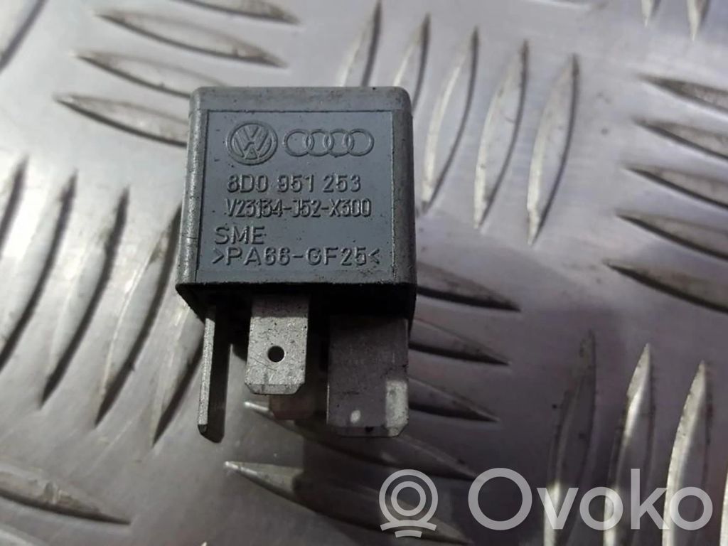 Autres relais   8D0951253,V23134J52X300,8D0951253,V23134J52X300,V23134J52X300