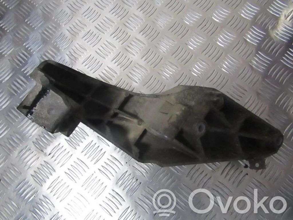 Opel Vectra B Engine mounting bracket 