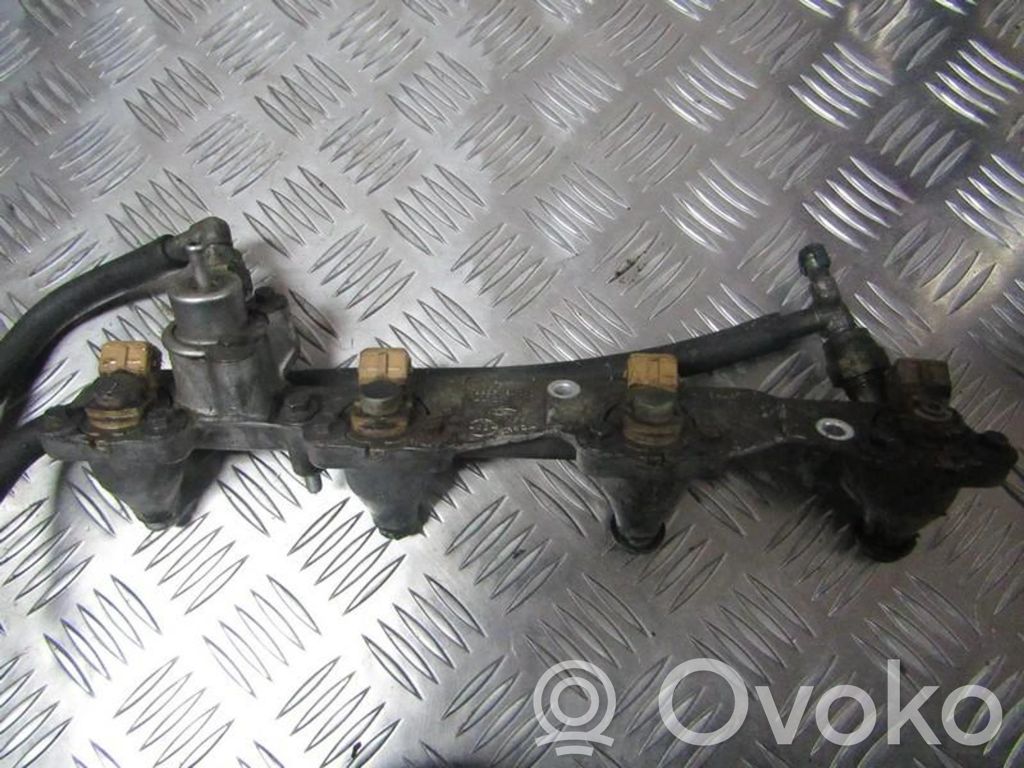 Ford Mondeo MK I Polttoainepääputki 