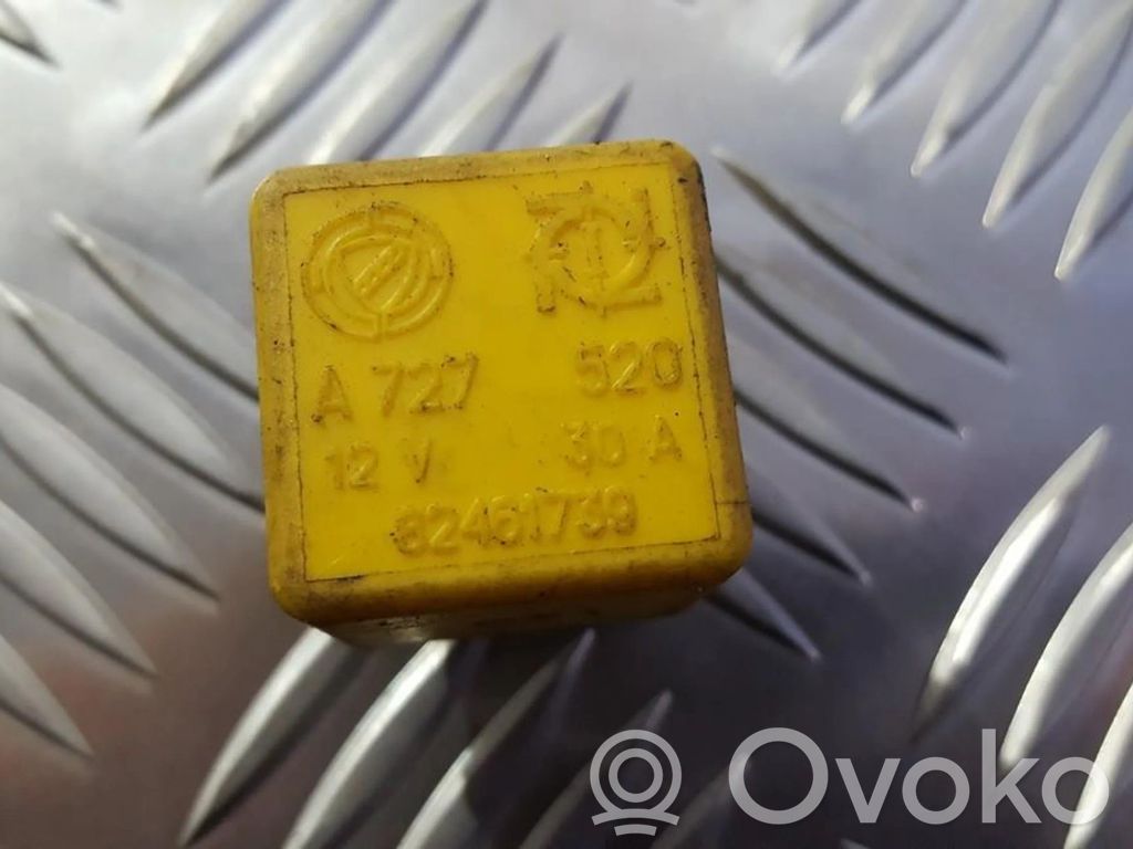 Altri relè   82461739,A727520,82461739,A727520