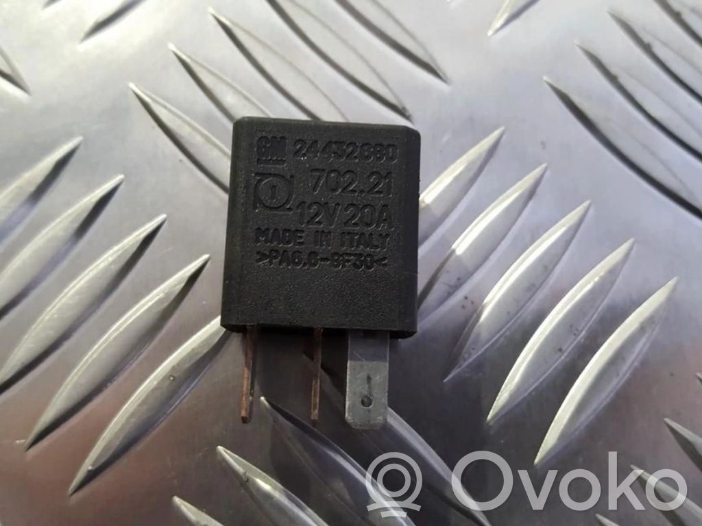 Otros relés   GM24432680,24432680,24432680,70221,70221,GM24432680