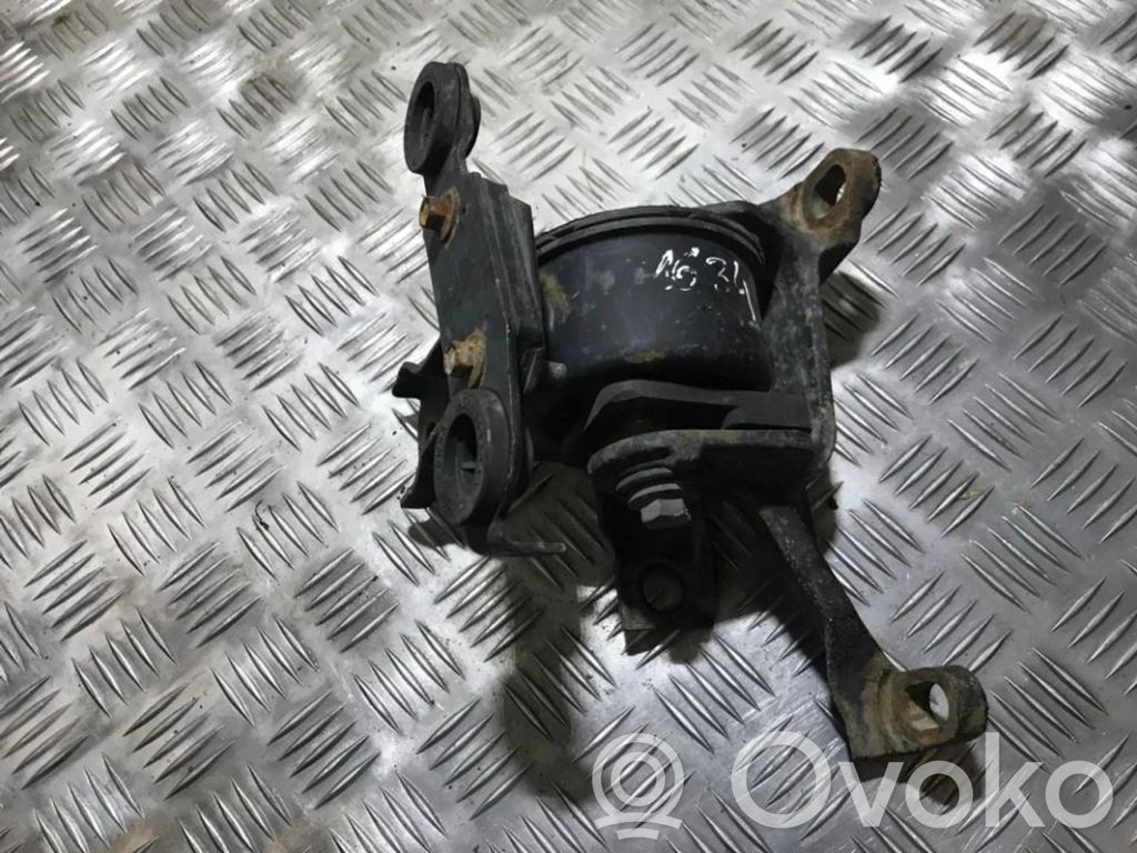 Ford Mondeo MK II Engine mount bracket 