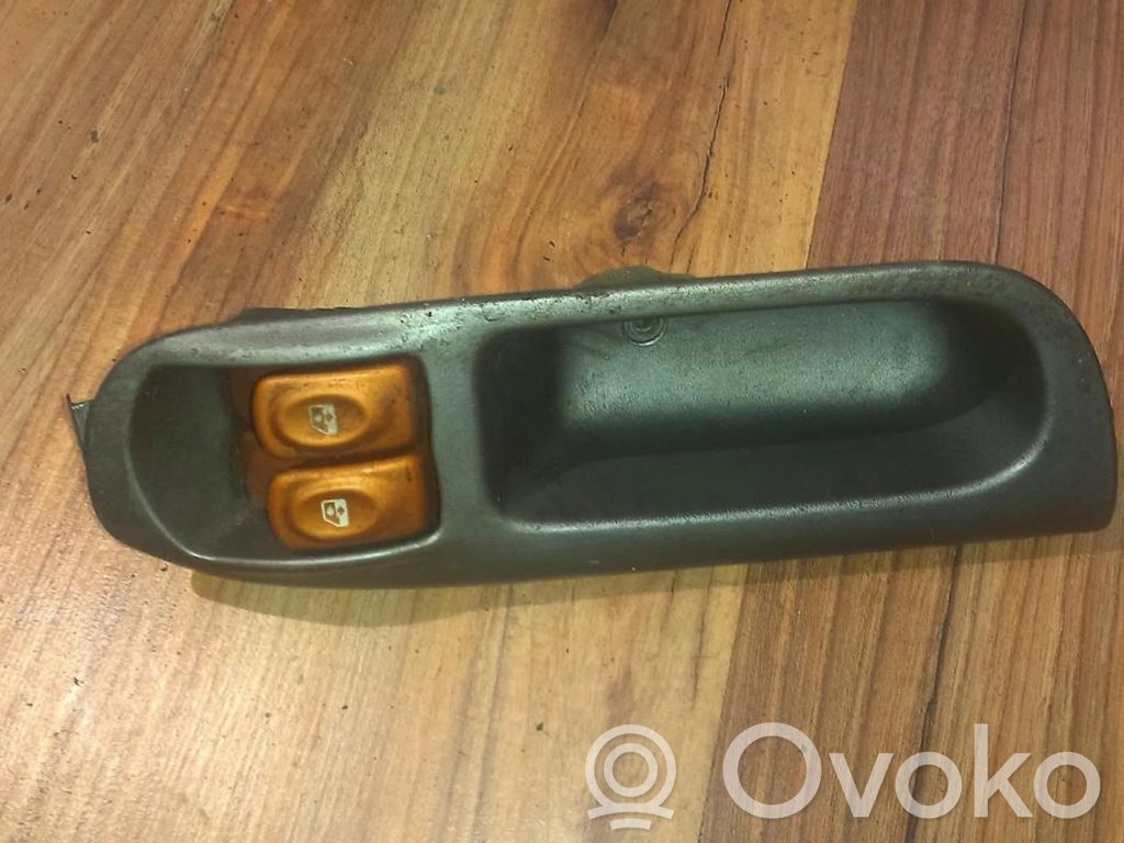 Renault Scenic I Interruttore di controllo dell’alzacristalli elettrico
