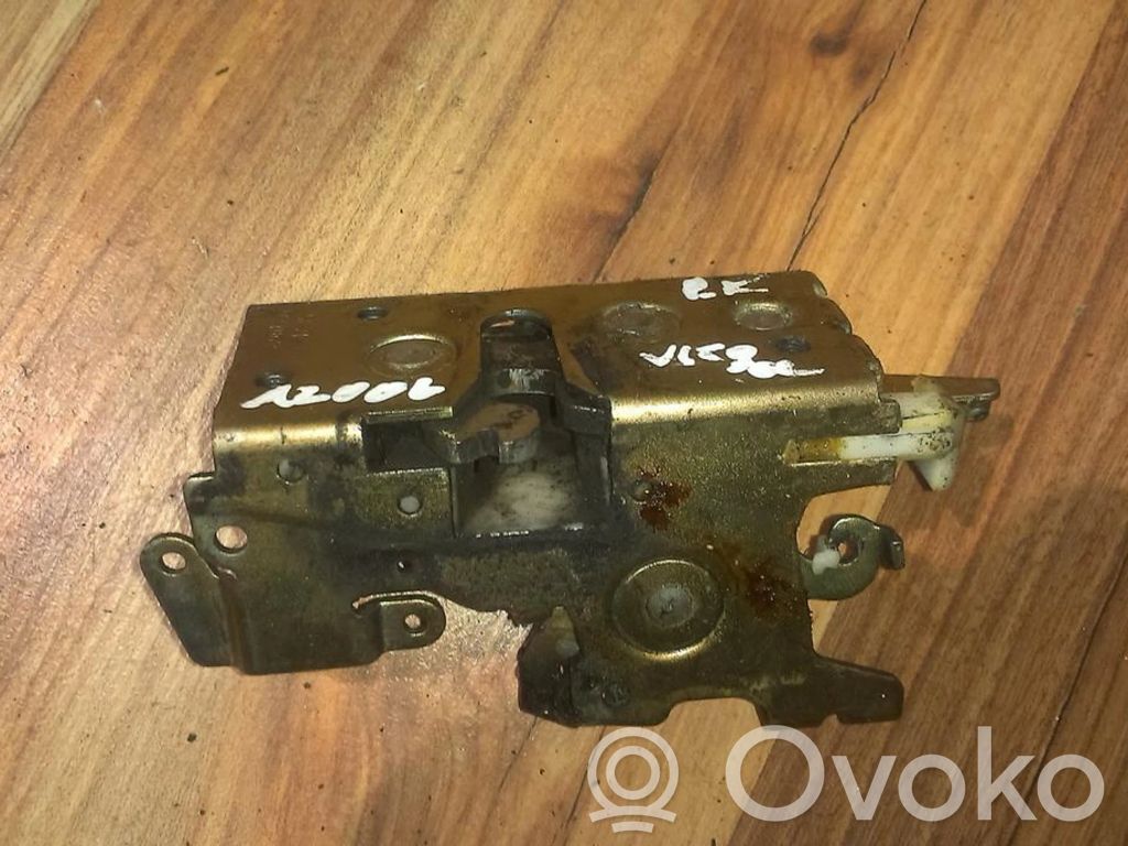 Mercedes-Benz Vito Viano W638 Încuietoare ușă față 