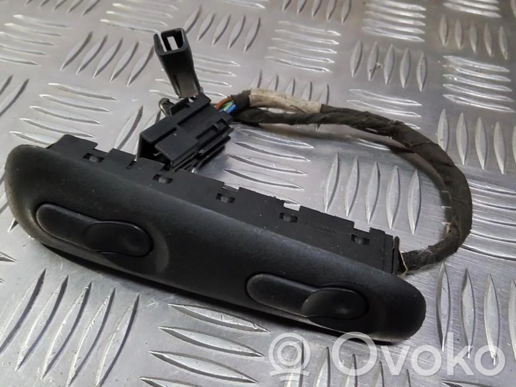 Opel Omega B1 Electric window control switch 