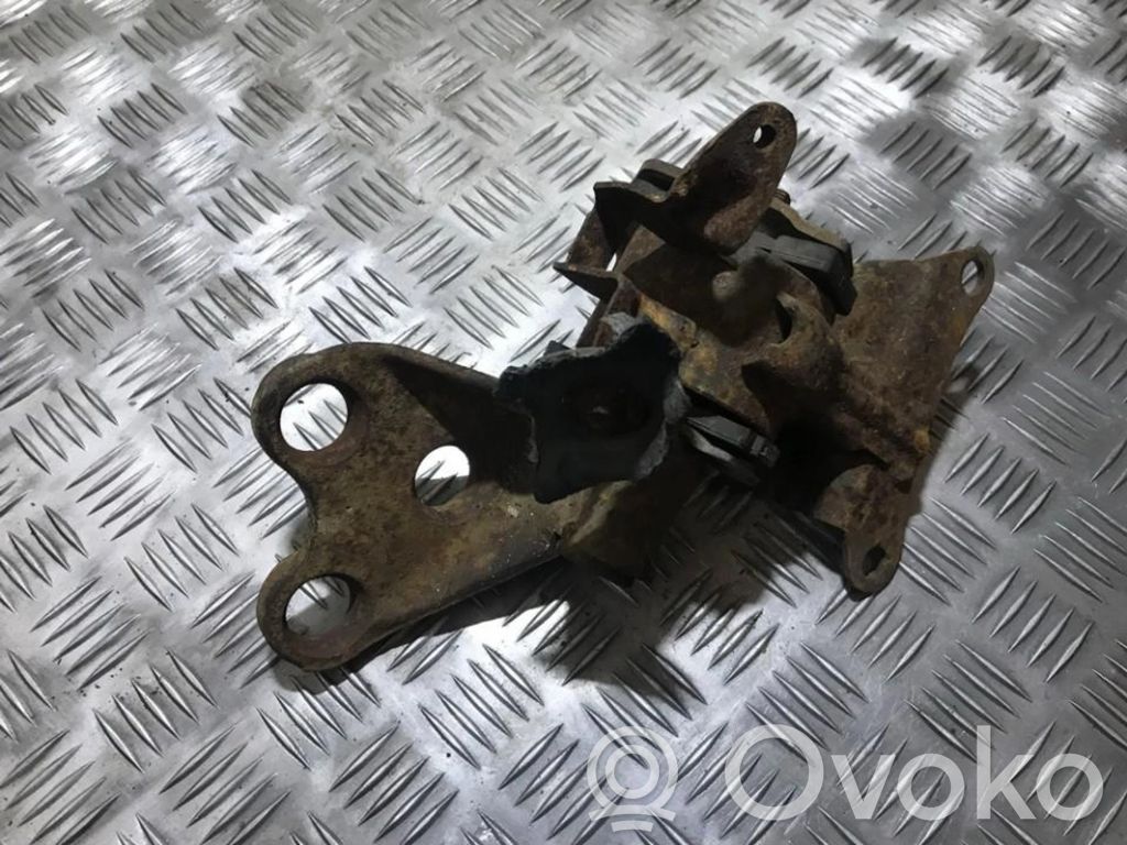 Soporte de montaje del motor