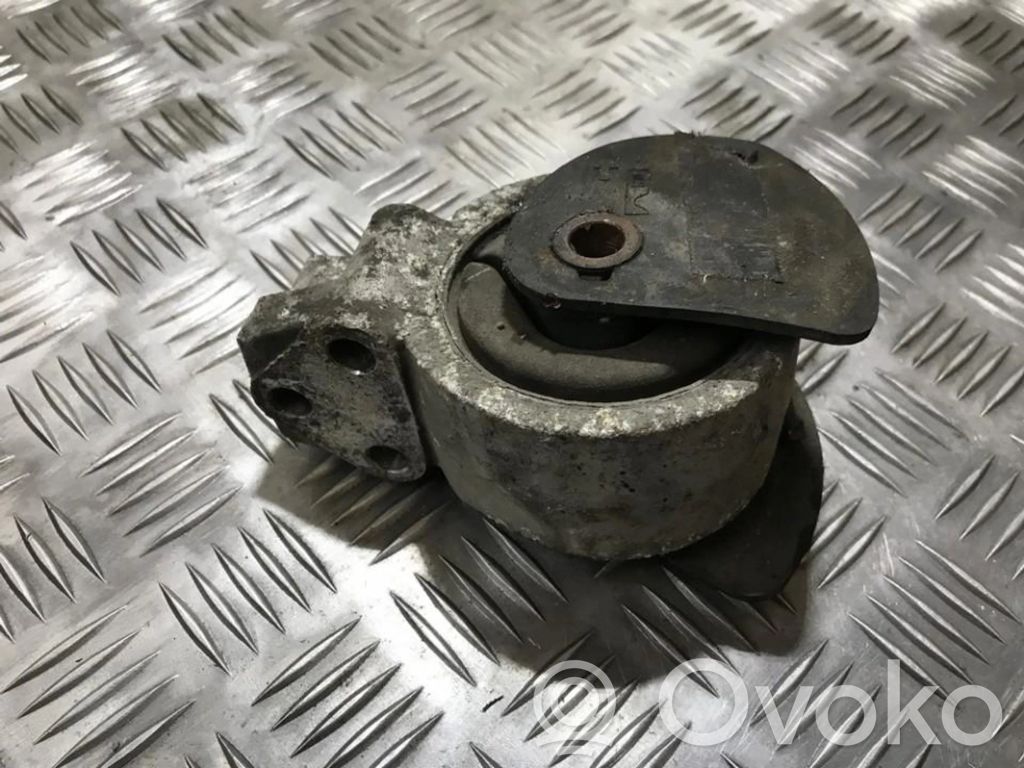 Mitsubishi Carisma Engine mount bracket 