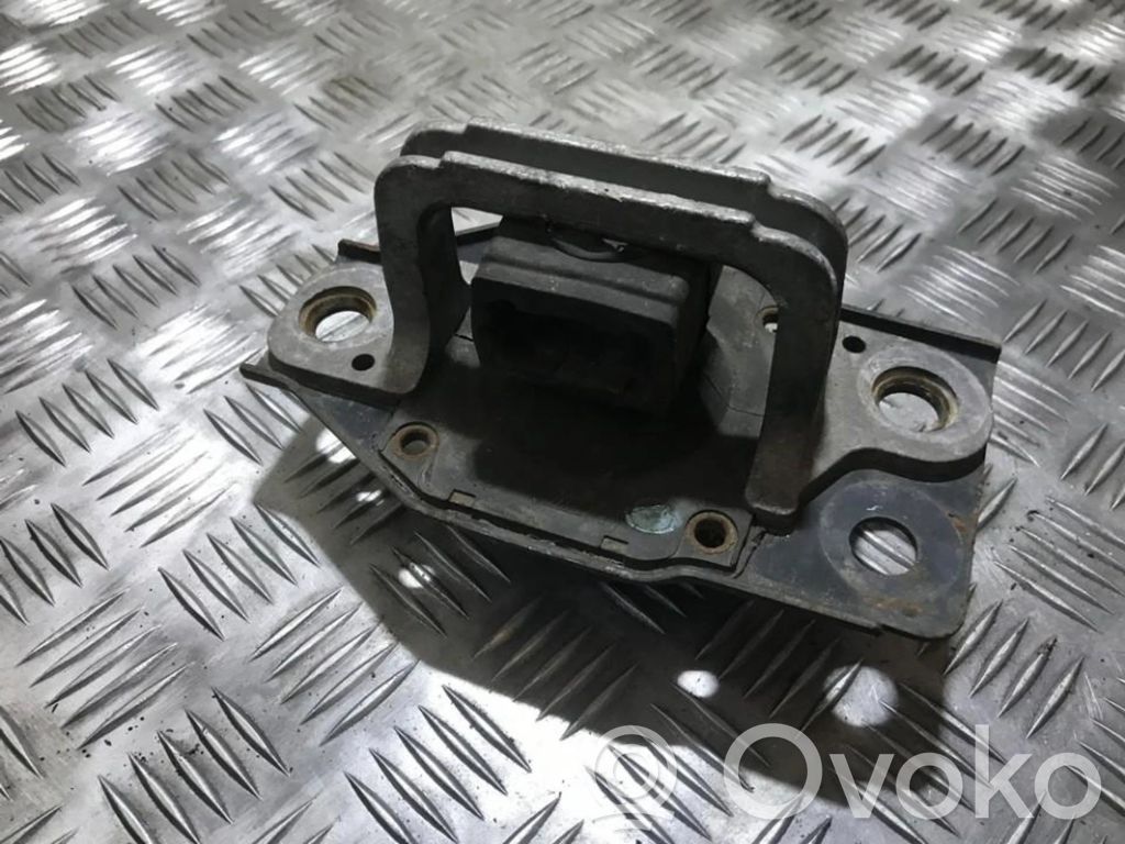Moottorin kiinnikekorvake   DD130207,DD130207