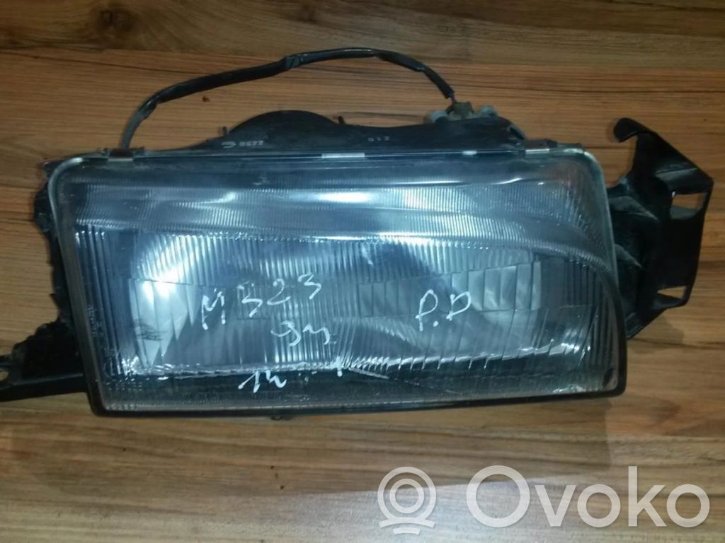 Mazda 323 Lampa przednia 