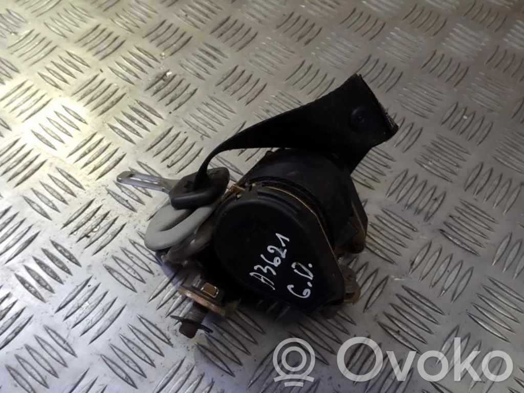 Mitsubishi Carisma Cinturón trasero 