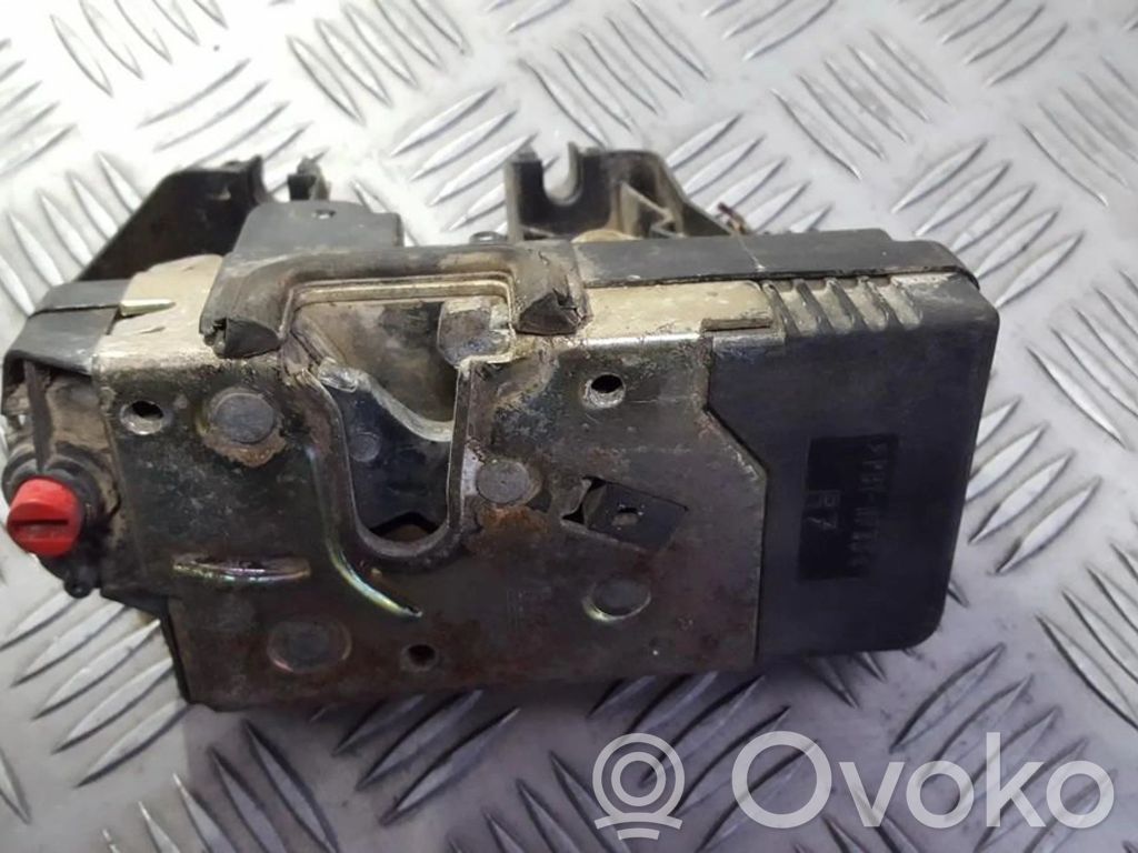 Opel Zafira A Cerradura de puerta trasera 