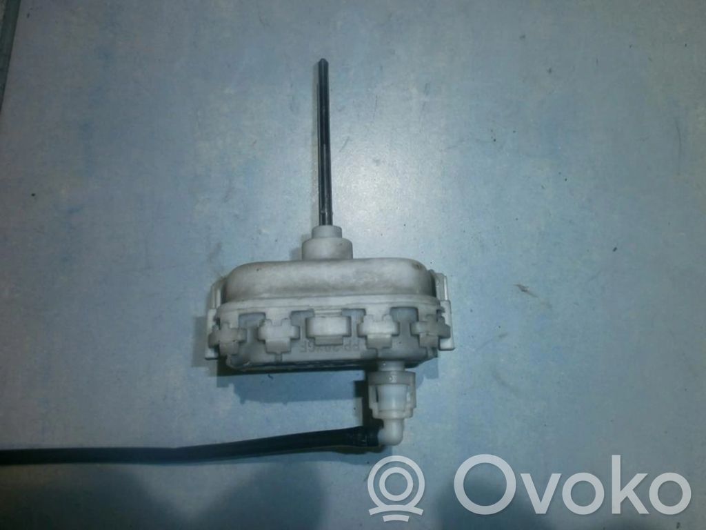 Audi A3 S3 8L Pompa a vuoto chiusura centralizzata 
