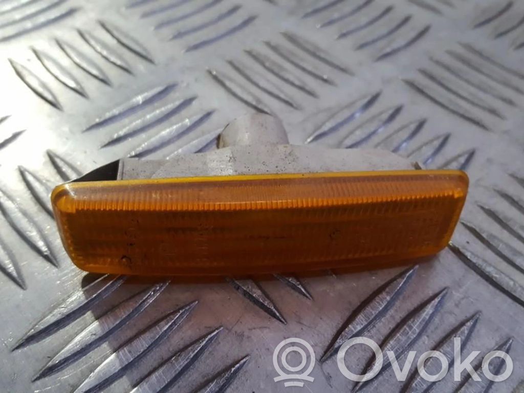 Etupuskurin suuntavilkku   8360589,8360589