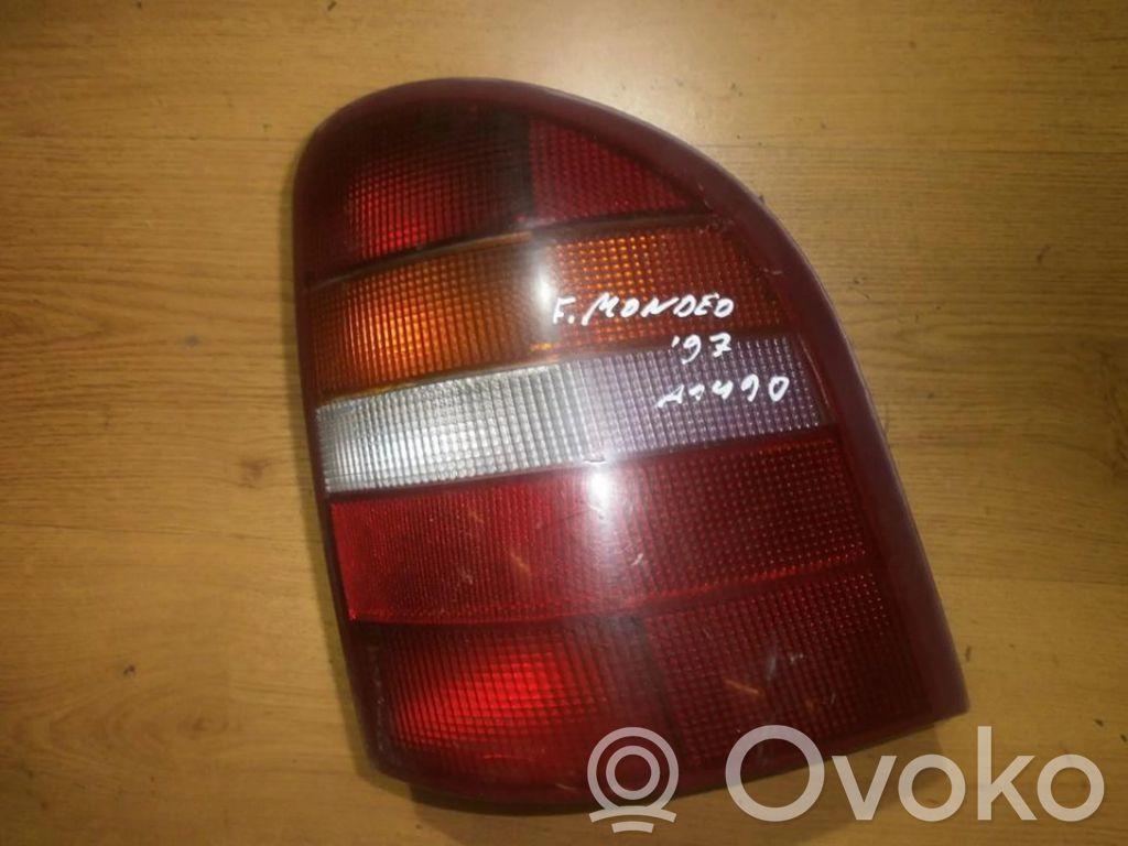 Ford Mondeo MK II Lampa tylna 