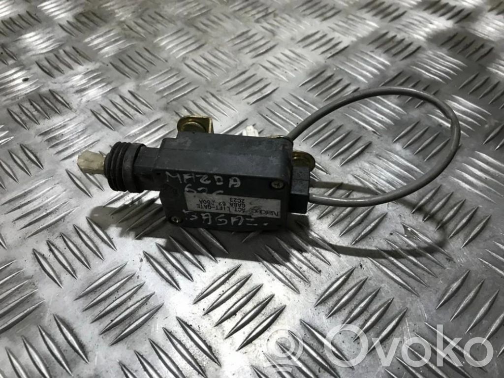 Mazda 626 Motor de bloqueo de puertas 
