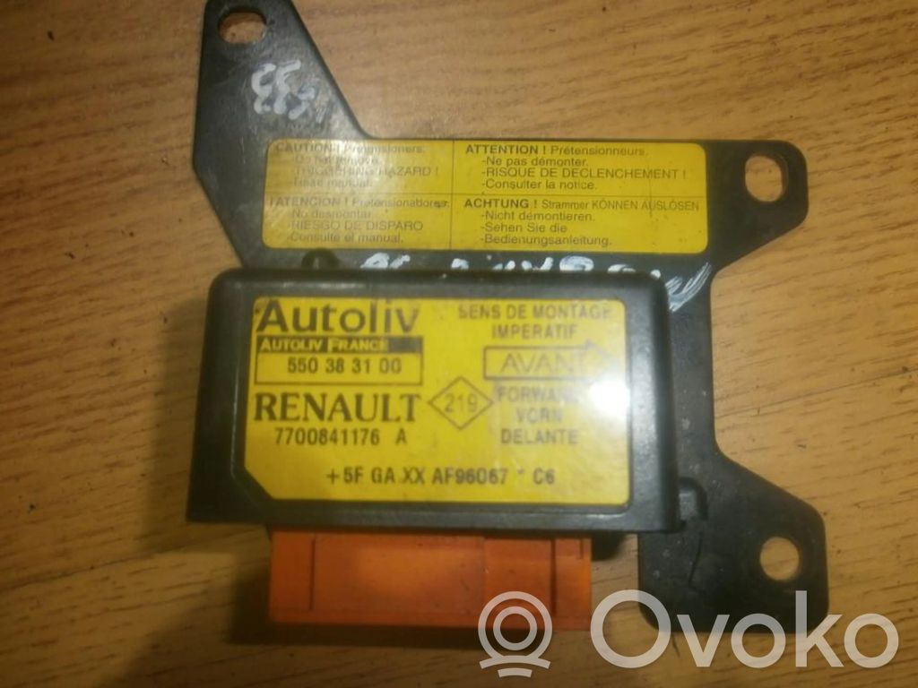 Unitate/modul de comandă airbaguri   7700841176A,7700841176A