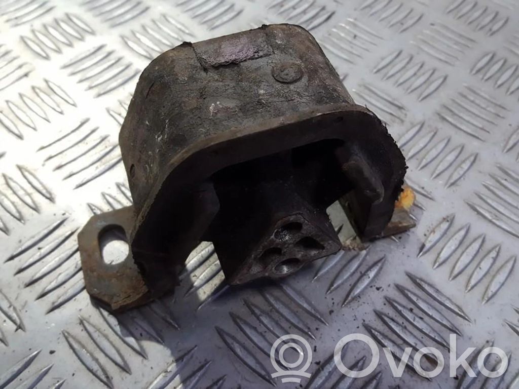 Engine mount bracket   90279258,90279258
