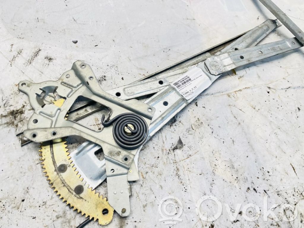 Regulador con motor de la ventanilla de la puerta corredera