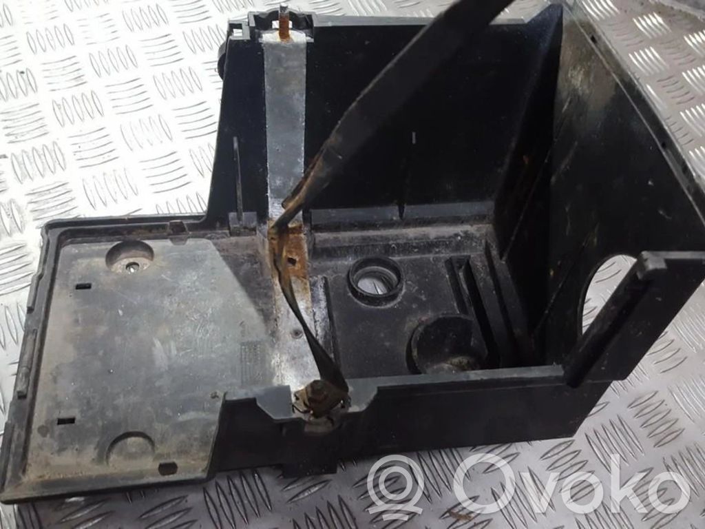 Ford Focus Akumuliatoriaus dėžė 
