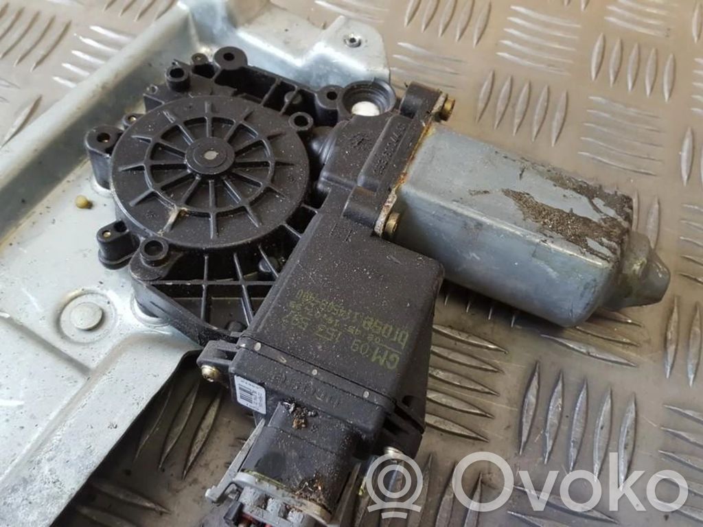 Opel Vectra B Motorino alzacristalli della portiera anteriore 