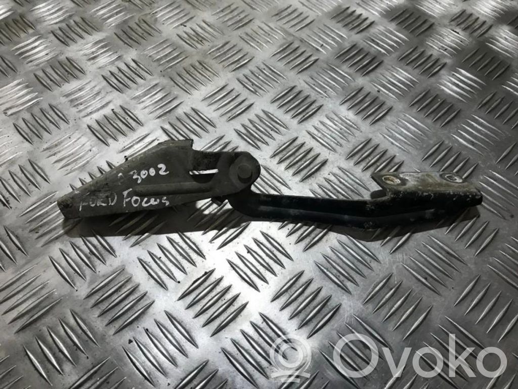 Ford Focus Konepellin saranat 