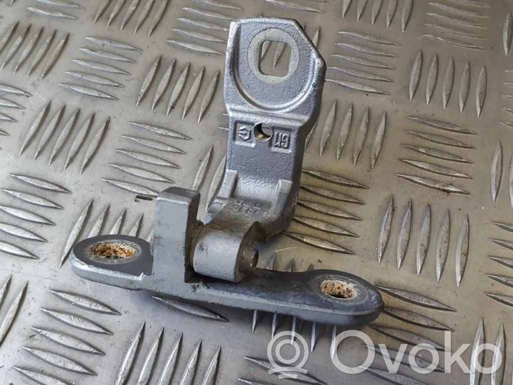 Opel Vectra C Cerniera inferiore della portiera posteriore 